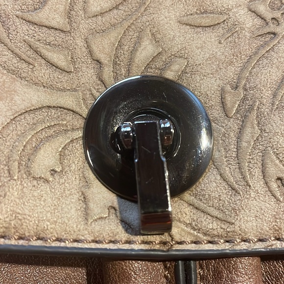 LIZ SOTO Abby Convertible
Crossbody/Backpack/Brown, EUC - Picture 9 of 12